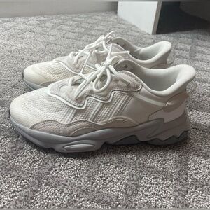 Adidas OZWEEGO